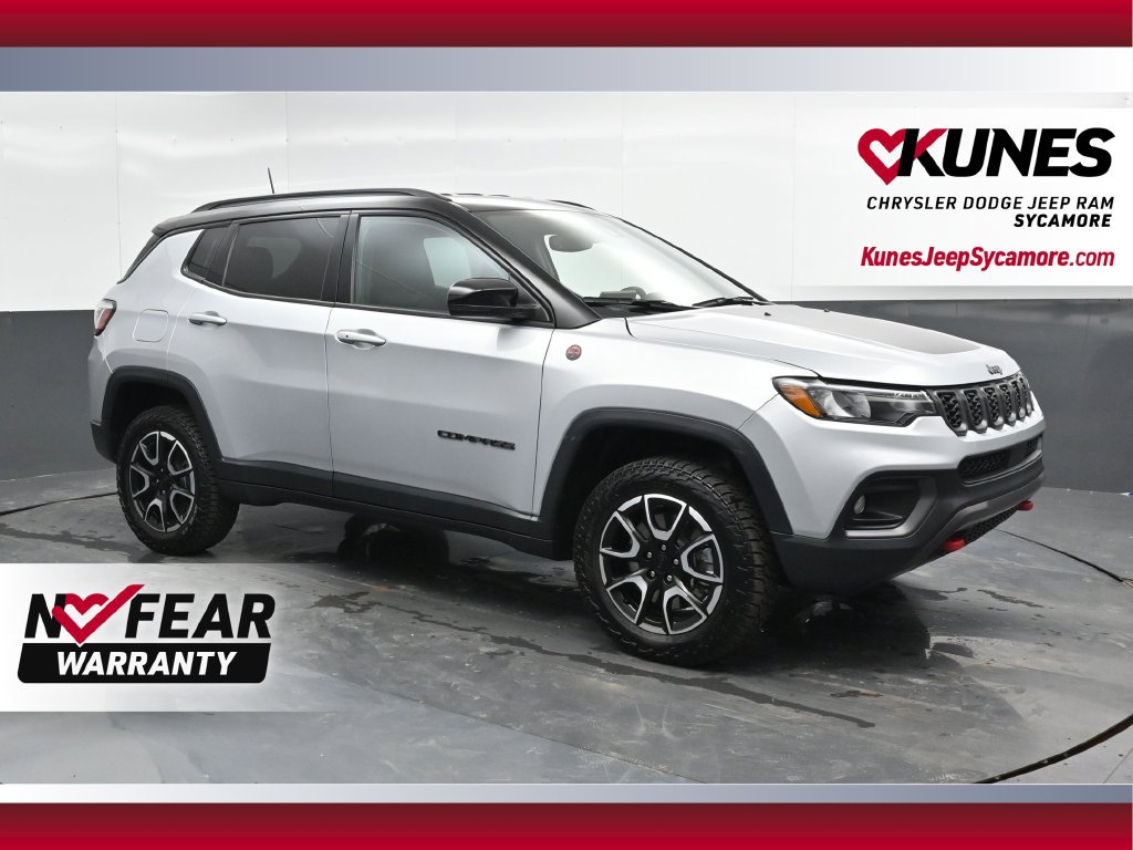 Used 2024 Jeep Compass Trailhawk AWD/4WD image 1