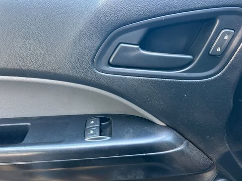 Used 2020 Chevrolet Colorado W/T RWD image 14