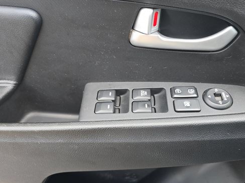Used 2016 Kia Sportage LX AWD/4WD image 11