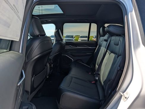 New 2026 Jeep Grand Cherokee Limited AWD/4WD image 6