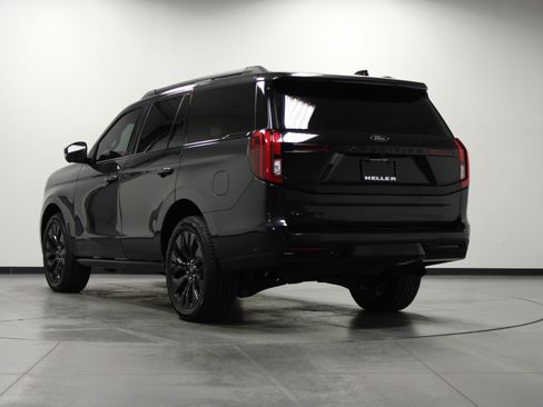 Used 2025 Ford Expedition Platinum w/ Stealth Appearance Package AWD/4WD image 6