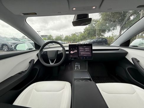 Used 2025 Tesla Model 3 image 16
