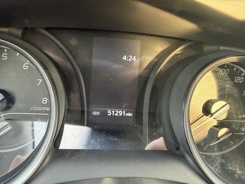 Used 2022 Toyota Camry SE image 4