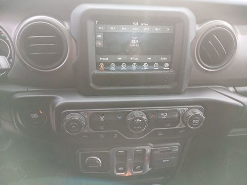 Used 2022 Jeep Wrangler Sport S image 21