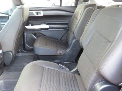 Certified 2021 Ford Explorer XLT image 6