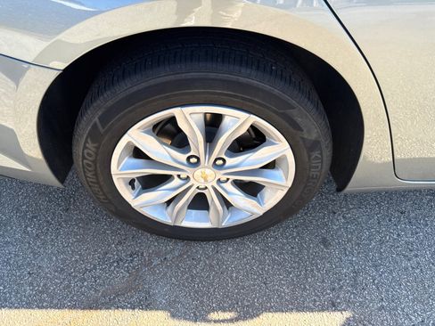 Used 2025 Chevrolet Malibu LT image 17