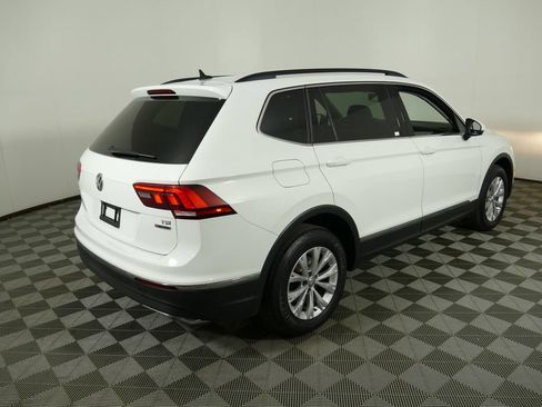 Used 2018 Volkswagen Tiguan SE AWD/4WD image 3