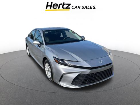 Used 2025 Toyota Camry LE image 1