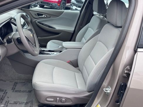Used 2025 Chevrolet Malibu LT image 17