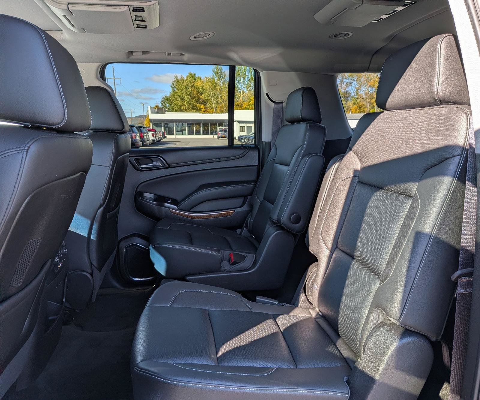 Used 2016 Chevrolet Suburban LTZ AWD/4WD image 23