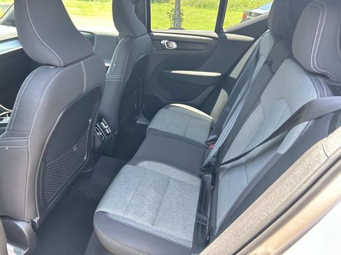Used 2024 Volvo XC40 B5 Core AWD/4WD image 26