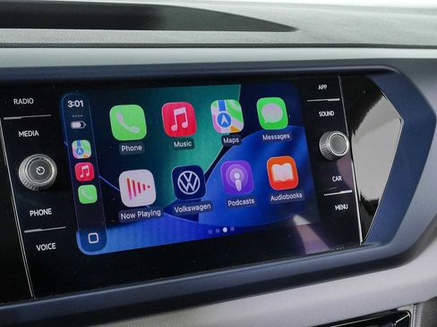 Certified 2022 Volkswagen Taos SE FWD image 19