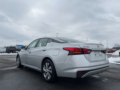 Used 2023 Nissan Altima 2.5 S image 5