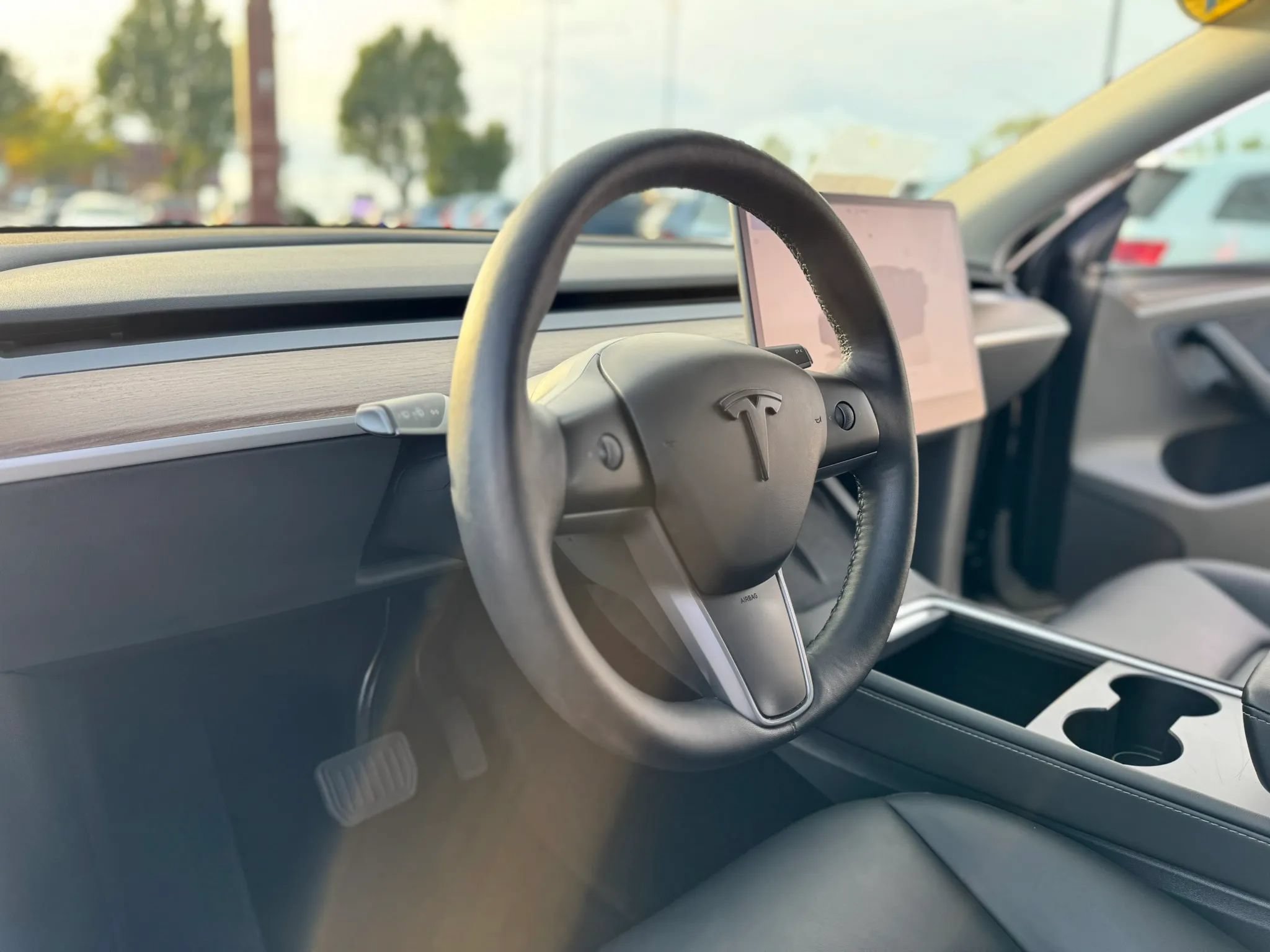 Used 2024 Tesla Model Y Long Range AWD/4WD image 21