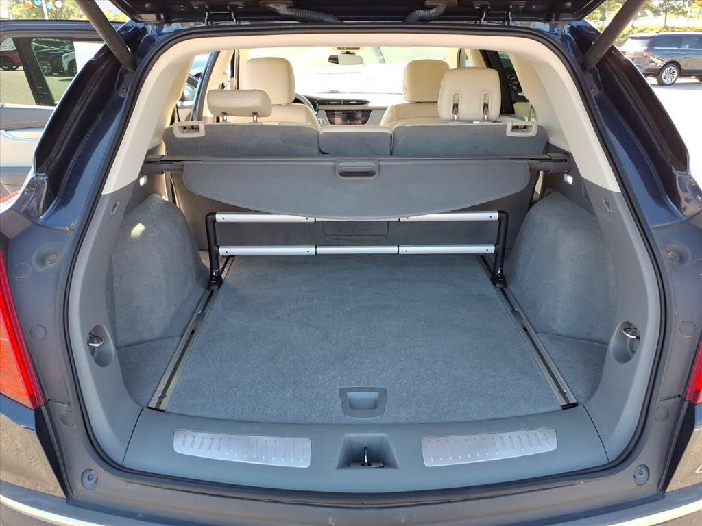 Used 2017 Cadillac XT5 Luxury w/ Driver Awareness Package AWD/4WD image 7
