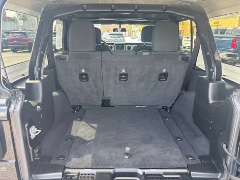 Used 2020 Jeep Wrangler Unlimited Sahara AWD/4WD image 36