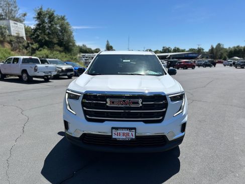 New 2025 GMC Acadia Elevation image 2