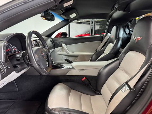 Used 2007 Chevrolet Corvette Coupe w/ Preferred Equipment Group RWD image 37