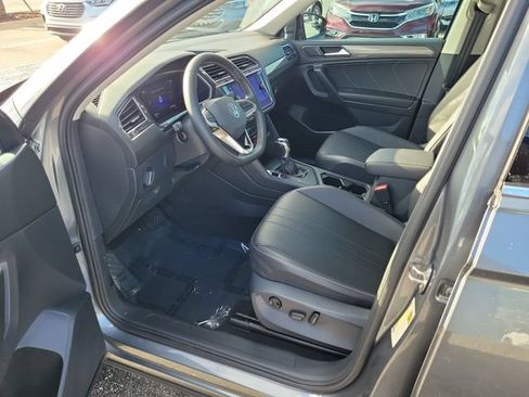 Certified 2023 Volkswagen Tiguan SE w/ Panoramic Sunroof Package FWD image 15