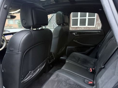 Used 2017 Porsche Macan S image 28