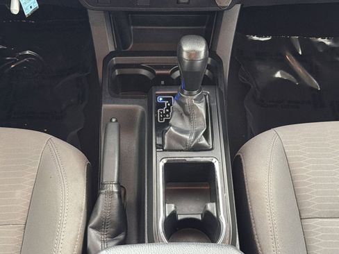 Used 2018 Toyota Tacoma SR w/ SR Convenience Package image 21