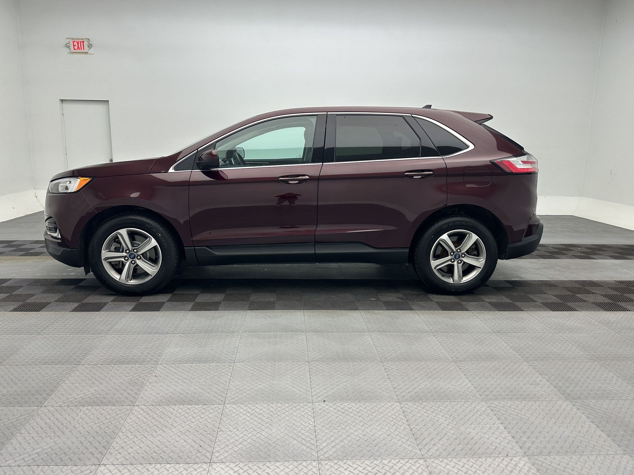 Used 2022 Ford Edge SEL w/ Convenience Package AWD/4WD image 2