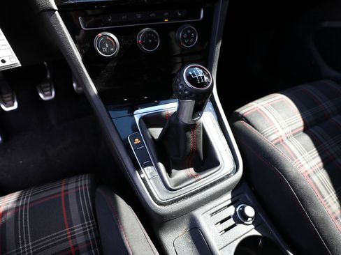 Used 2018 Volkswagen GTI S image 18