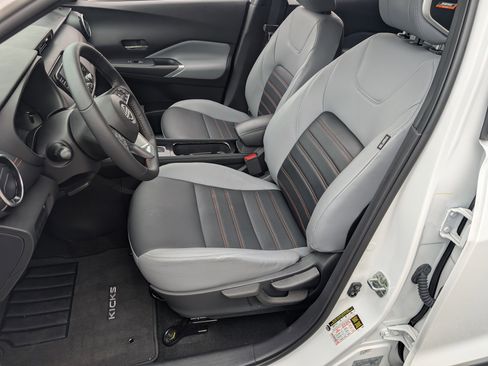 Used 2024 Nissan Kicks SR w/ SR Premium Package FWD image 16