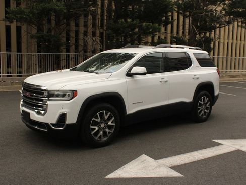 Used 2020 GMC Acadia SLE w/ Driver Convenience Package FWD image 12