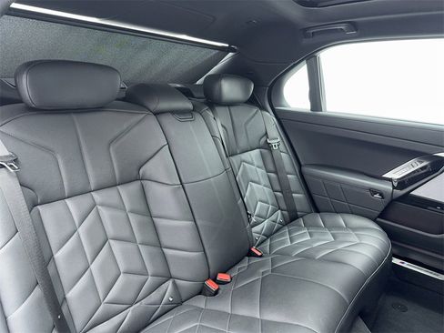 Used 2024 BMW 740i 740i M SPORT,NAV,CAM,PANO,BLIN image 50