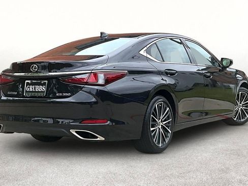 Used 2025 Lexus ES 350 w/ Premium Package FWD image 2