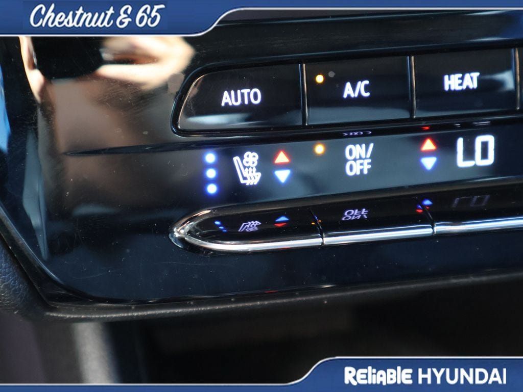 Used 2023 Chevrolet Bolt EUV Premier w/ Sun & Sound Package FWD image 38