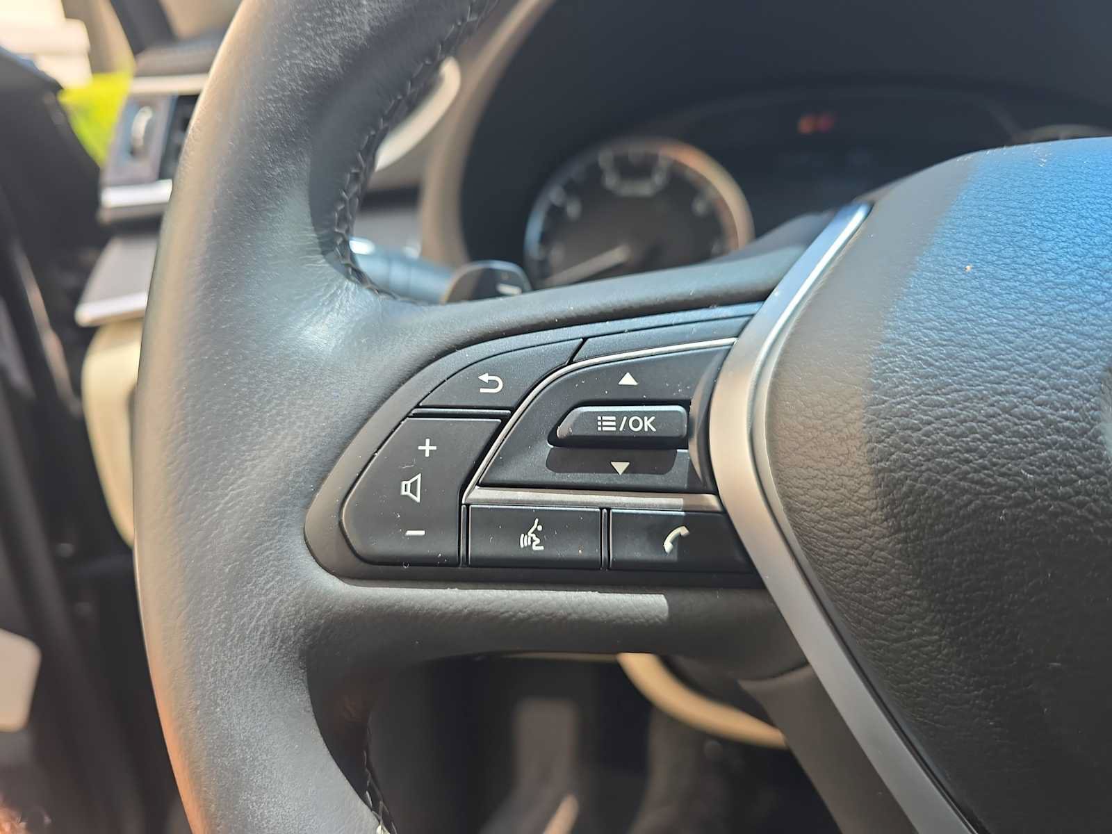 Used 2022 INFINITI QX50 Luxe FWD image 23