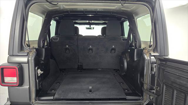Used 2023 Jeep Wrangler Unlimited Sahara AWD/4WD image 18