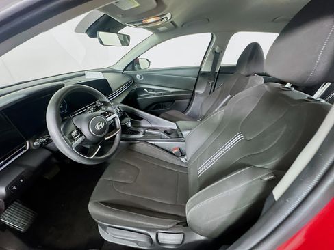 Used 2024 Hyundai Elantra SEL image 13