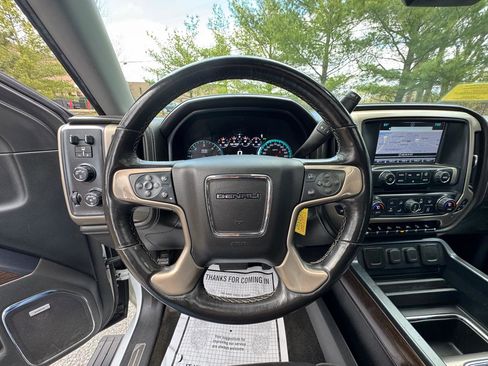 Used 2017 GMC Sierra 1500 Denali w/ Denali Ultimate Package AWD/4WD image 16