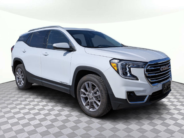 Used 2024 GMC Terrain SLT AWD/4WD image 2