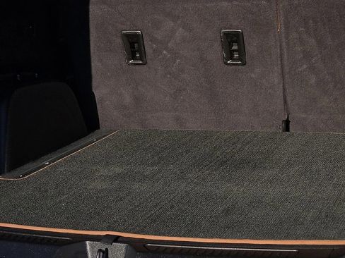 Used 2017 GMC Acadia SLT w/ LPO, Floor Liner Package image 9