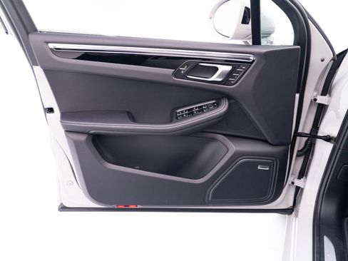 New 2026 Porsche Macan S image 23