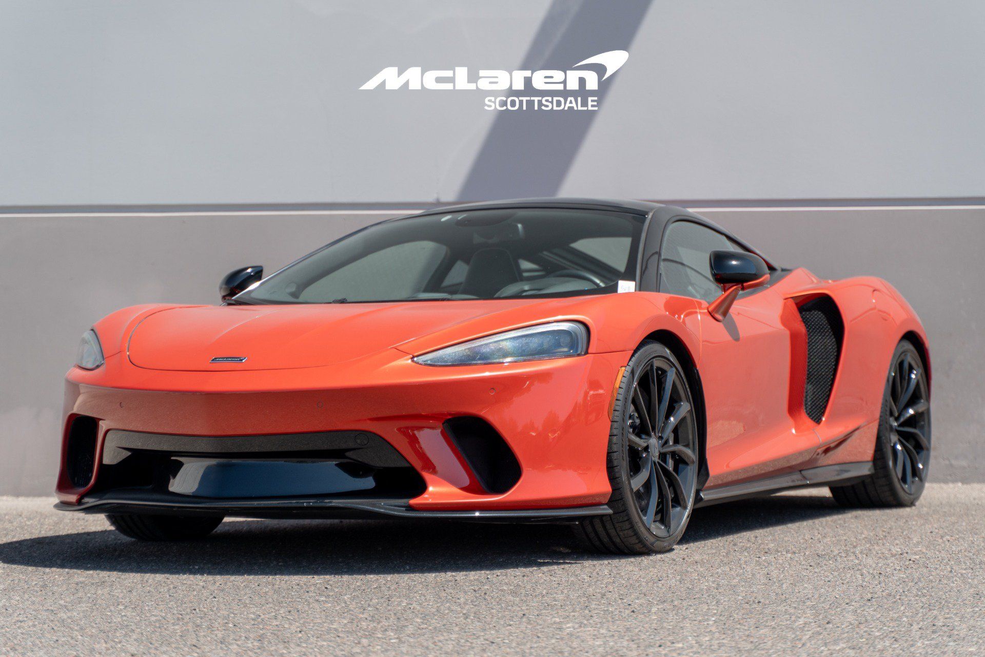 Used 2023 McLaren GT RWD image 3