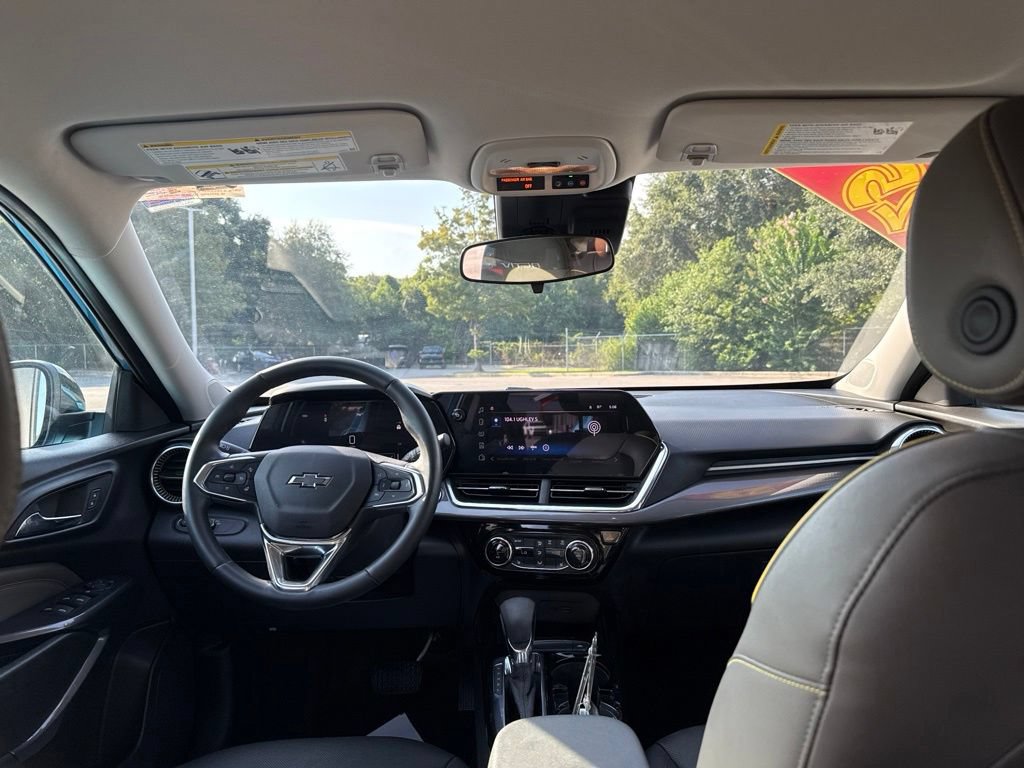 Used 2025 Chevrolet Trax ACTIV w/ Driver Confidence Package FWD image 16