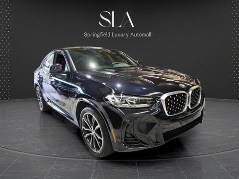 Used 2022 BMW X4 xDrive30i AWD/4WD image 2