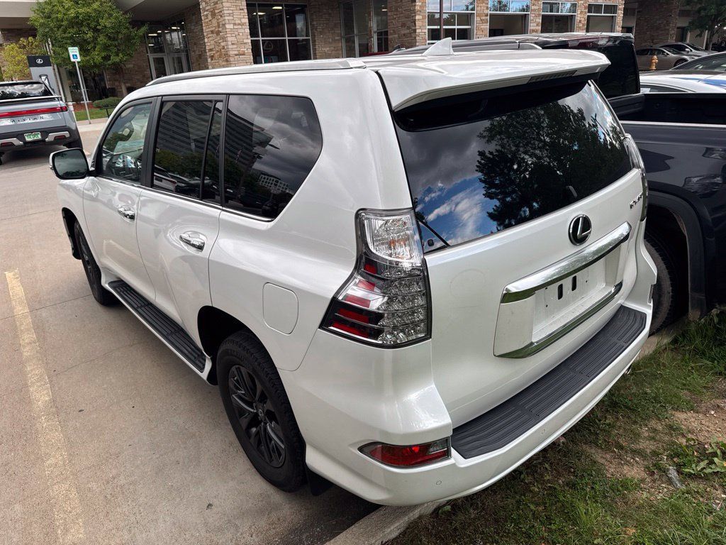 Used 2023 Lexus GX 460 Premium w/ Premium Package AWD/4WD image 4