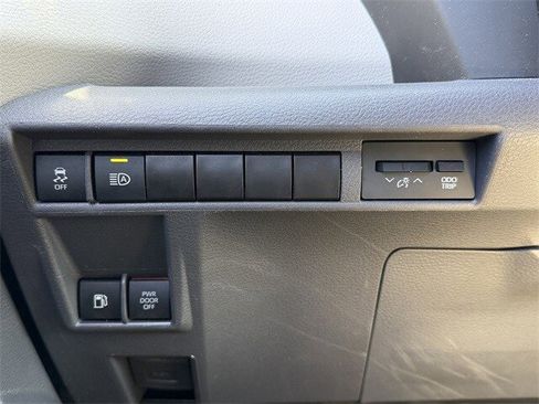 Used 2024 Toyota Sienna LE image 21