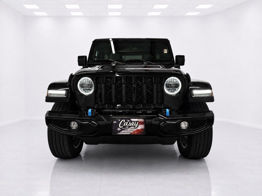 Used 2023 Jeep Wrangler Unlimited Sahara AWD/4WD image 12
