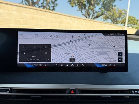 Used 2025 BMW iX xDrive50 w/ Premium Package image 27