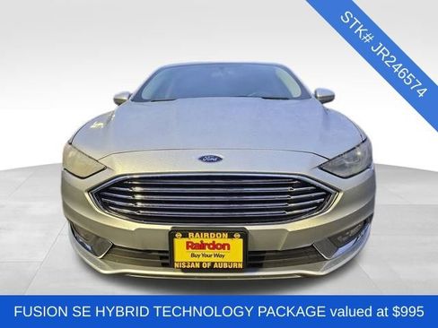 Used 2018 Ford Fusion SE image 2