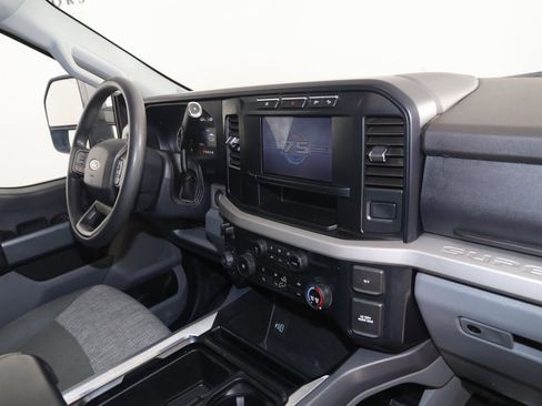 Used 2023 Ford F450 XLT w/ FX4 Off-Road Package image 37