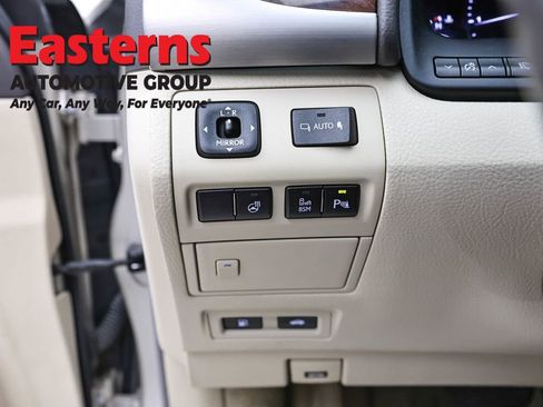 Used 2016 Lexus LS 460 AWD w/ Comfort Package image 25