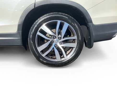 Used 2016 Honda Pilot Touring image 10